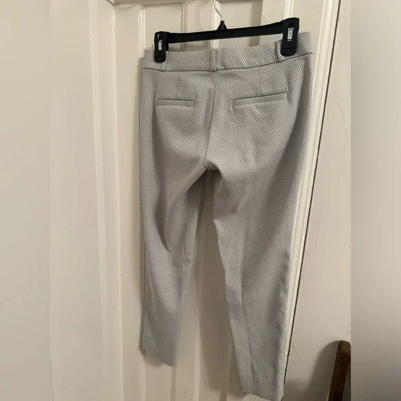 Banana Republic Sloan Fit Crop 00Petite Pants with Diamond Jacquard Pattern - Picture 2 of 4